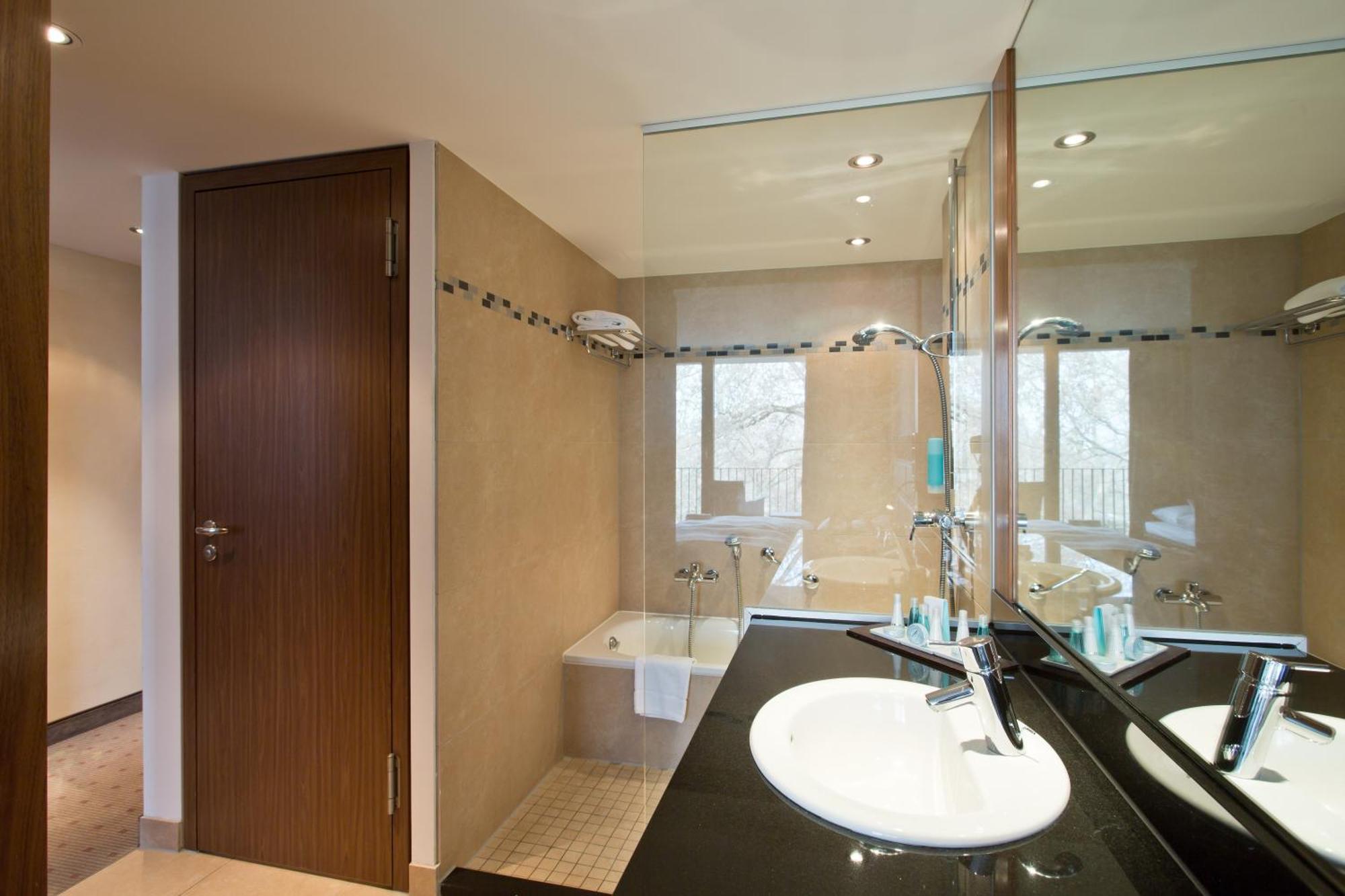 Favorite Parkhotel Hotel 4*
