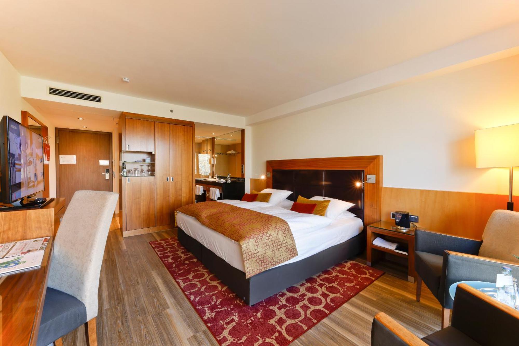 Favorite Parkhotel 4*