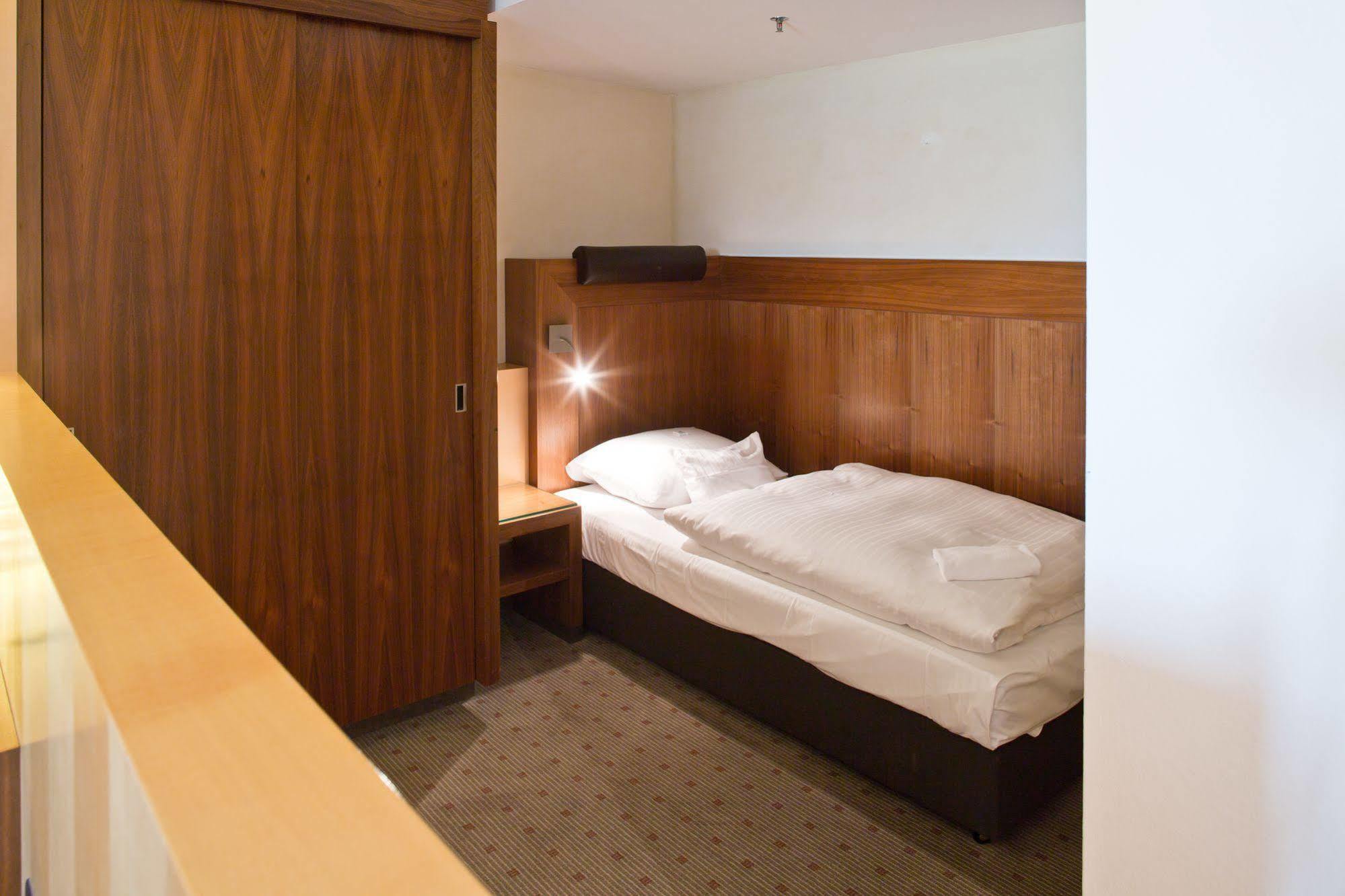 Hotel Favorite Parkhotel 4*